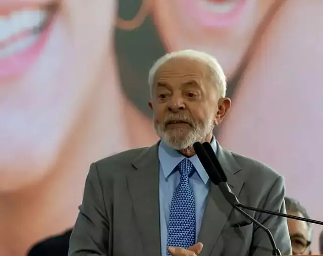 Lula passa por exames e é liberado para voltar a Brasília