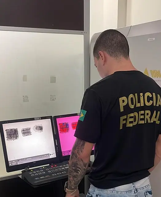 PF prende passageiro no aeroporto de Corumbá