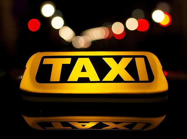 Sem autorização, taxista de 61 anos é autuado por exercício ilegal da profissão