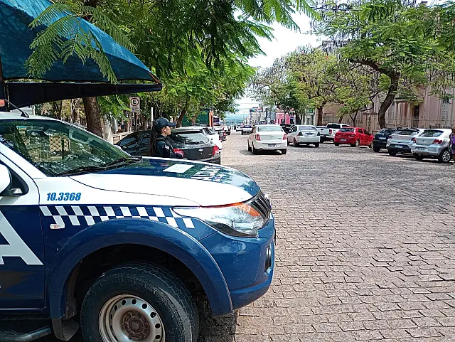 Motorista é flagrado dirigindo embriagado em veículo estrangeiro em Corumbá
