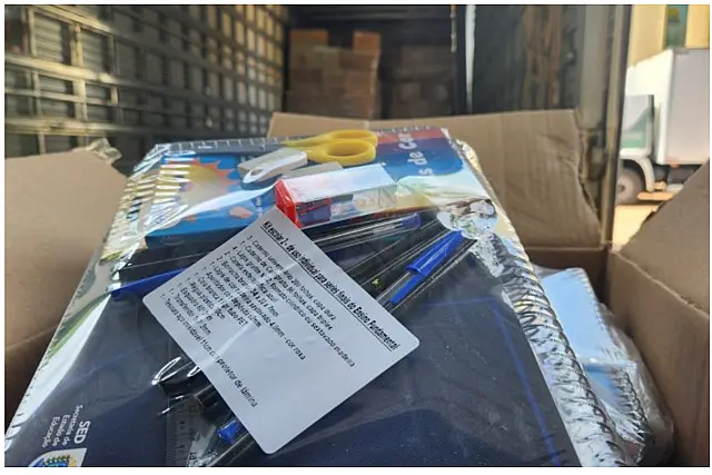 Kits escolares para 2025 começam a ser entregues pela SED-MS