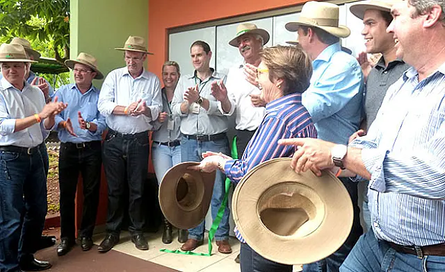 Com apoio do Sicredi, Fundação MS inaugura laboratório de controle do percevejo marrom