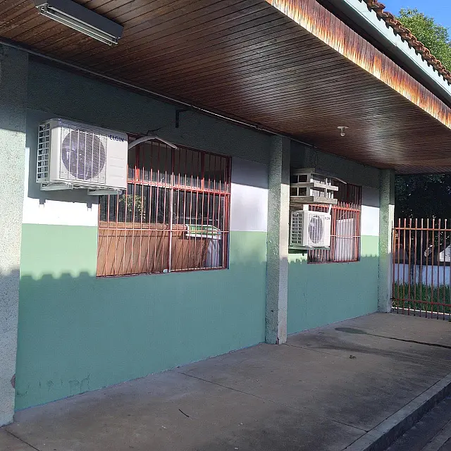 Felipe Orro destina emenda e comemora climatização em salas escolares de Aquidauana