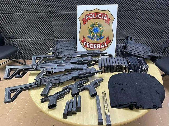 Operação da Polícia Federal em MS descobre arsenal que seria usado em crime