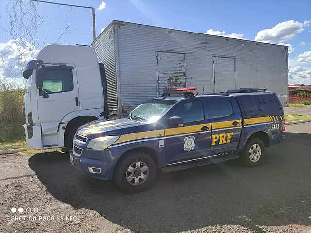 PRF recupera caminhão e prende condutor em Bataguassu
