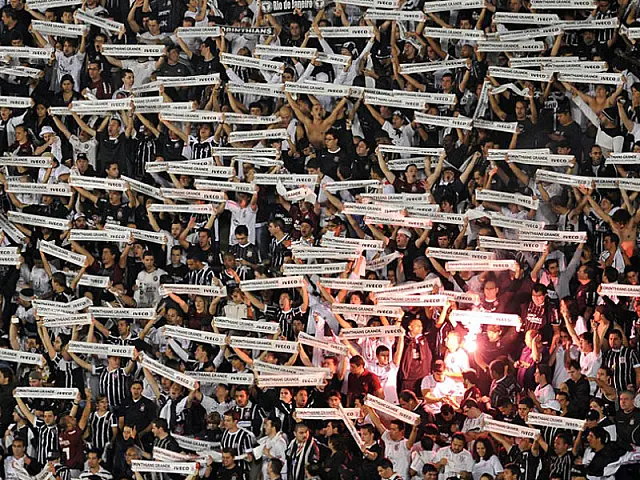 Corinthians é punido pela Conmebol e terá de jogar com portões fechados