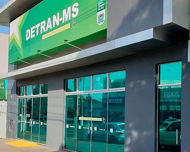 Suspeito morre após ser baleado durante furto a pátio do Detran