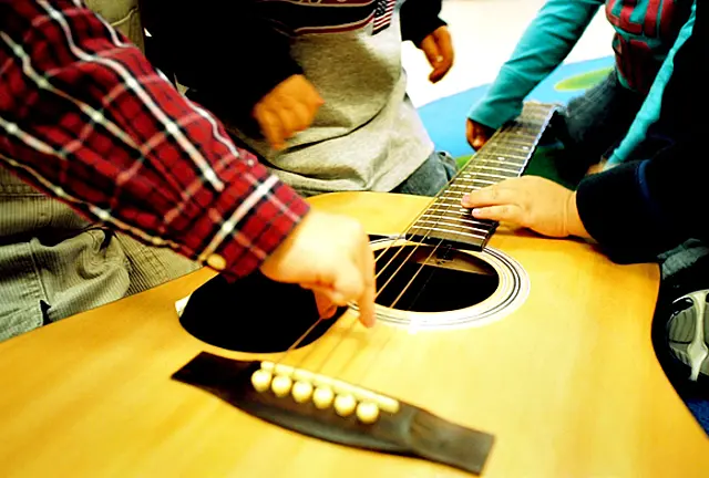 Criação do ‘Bolsa Banda’ auxilia crianças e jovens no estudo da música