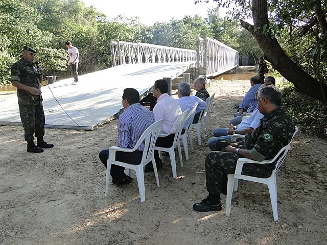 9º BE Cmb apresenta Ponte LSB a autoridades do Estado