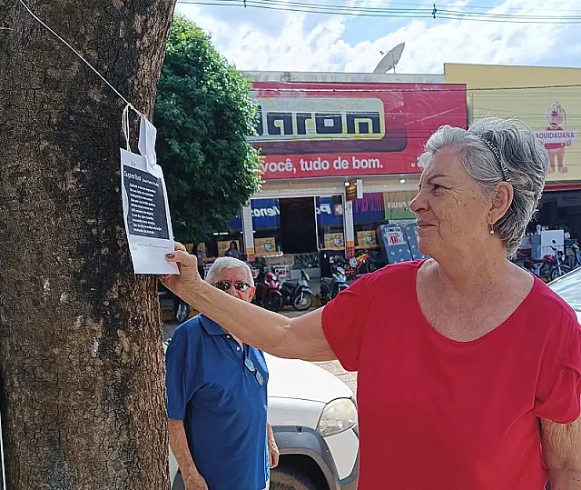 Biblioteca leva poemas às árvores e incentiva leitura em Aquidauana