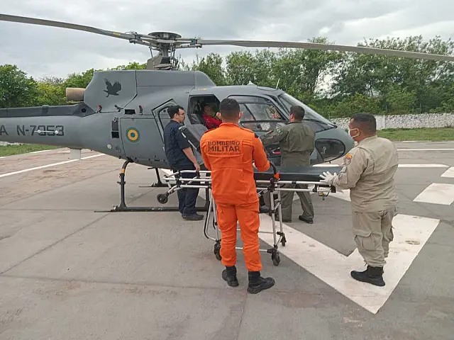Homem ferido a faca é resgatado de helicóptero no Pantanal