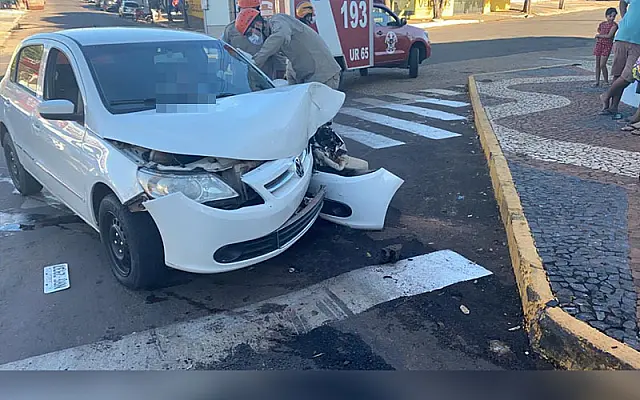Mulher se envolve em acidente e é presa dirigindo embriagada em Anastácio