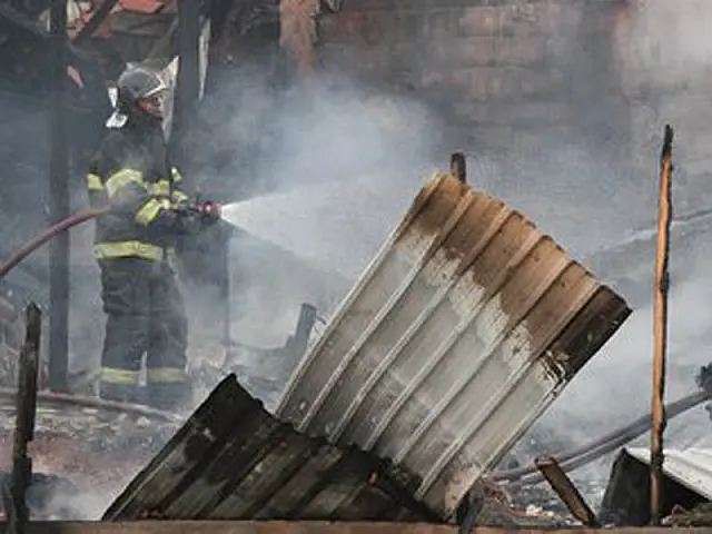 Fogo destrói 40 barracos na favela de Paraisópolis