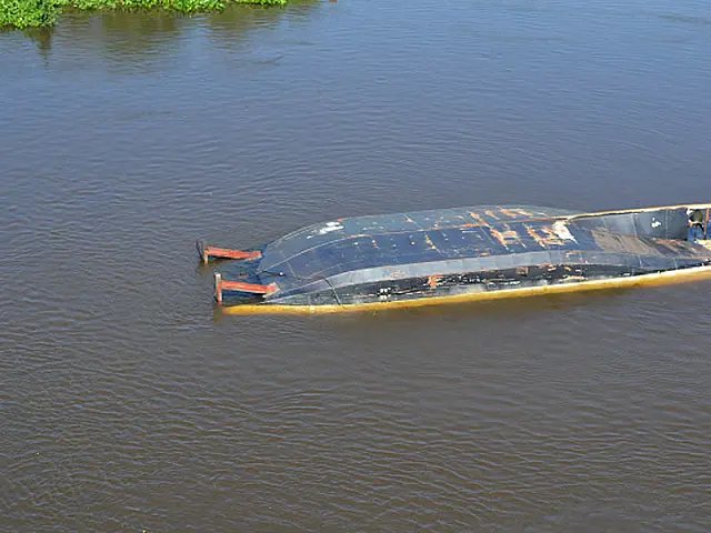 Marinha resgata corpos de dois desaparecidos em naufrágio no Rio Paraguai