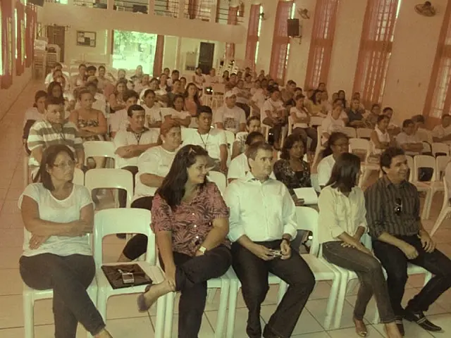 Juiz da Vara da Infância e da Juventude ministra palestra a enfermeiros e agentes de saúde