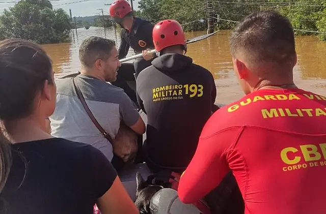 Equipes de MS resgataram mais de 900 pessoas e 200 animais no RS