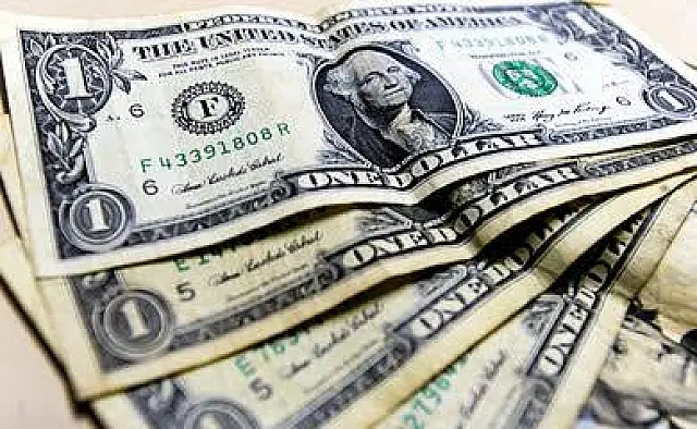 Dólar cai para R$ 4,95 e atinge menor valor em duas semanas