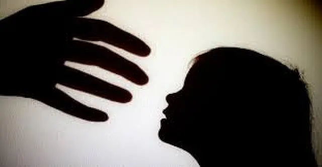 Professora descobre estupro em menina de 2 anos durante o banho