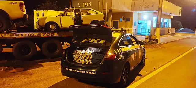 Acidente resulta em apreensão de 54 kg de maconha na BR-262