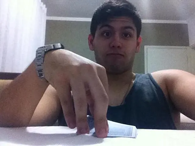 Estudante de 19 anos foi morto por causa de uma garota, diz prima