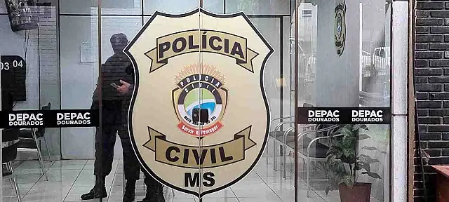 Para fugir de agressão do filho, mulher foge seminua em Dourados