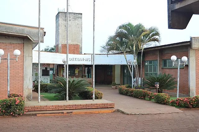Por causa da Covid-19, Detran suspende atendimento em Jardim