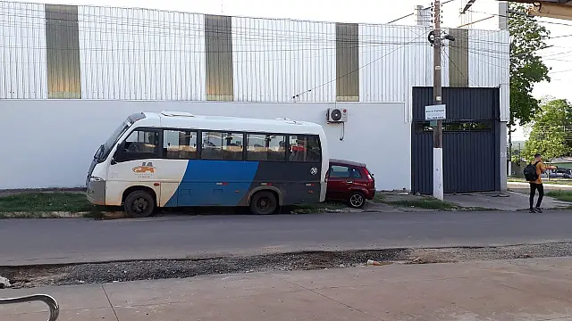 Ônibus roubado em Goiás é recuperado em Ladário