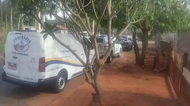 Adolescente de 17 anos teria abortado feto encontrado em esgoto