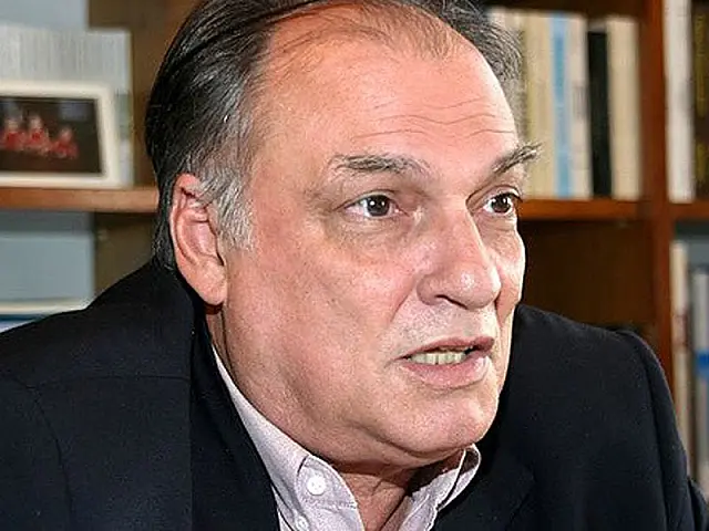 Gafe: Roberto Freire condena cédula falsa que diz "Lula seja louvado"