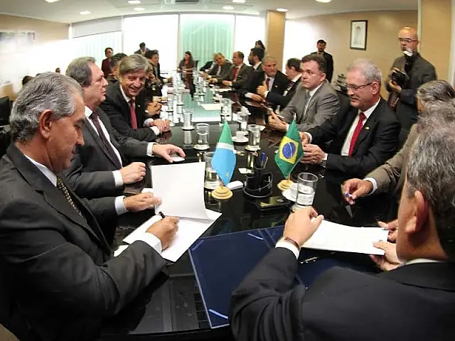 Governador se empenha por vítimas de enchentes