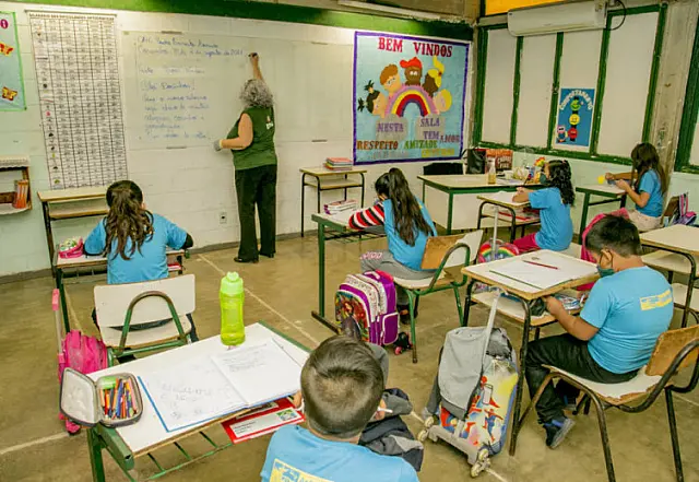 Corumbá abre processo seletivo para professores substitutos