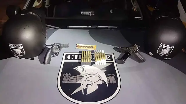 Criminoso é preso com armas e munições