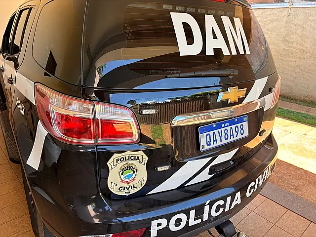 Homem é presso após arremessar pedra na cabeça da companheira