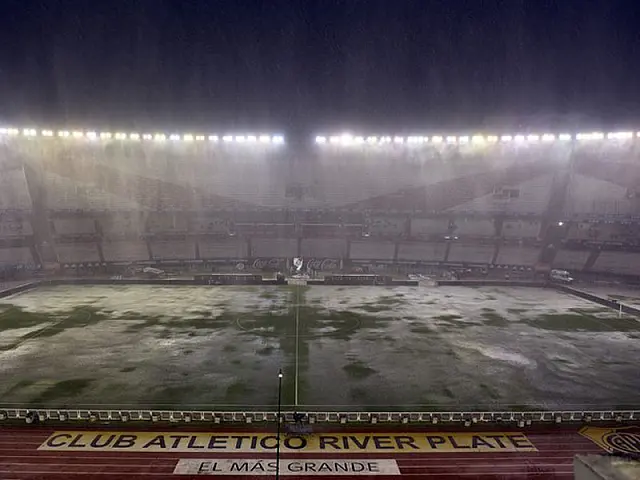 Com gramado alagado, clássico entre Argentina e Brasil é adiado para sexta