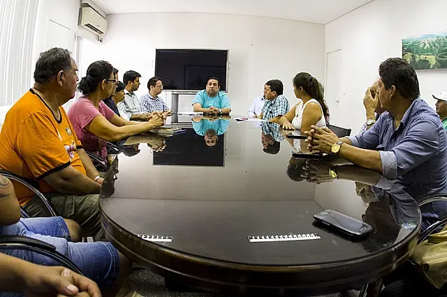 Prefeito recebe comitiva da Bolívia e consegue evitar bloqueio da fronteira