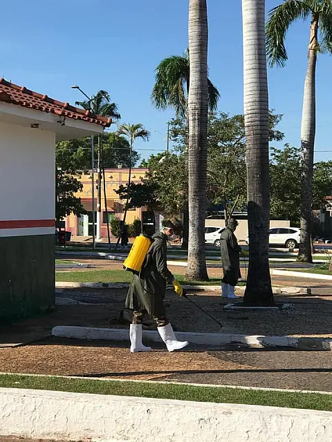 Exército realiza descontaminação das praças em parceria com a Prefeitura de Nioaque