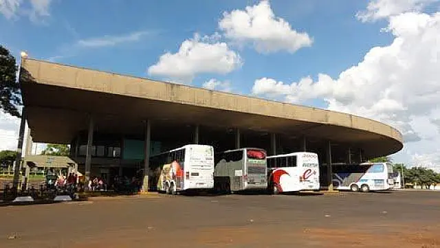 Jovem é presa em rodoviária após tentar transportar cocaína em bagagem