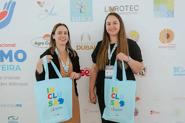 Profissionais de Anastácio participam de congresso sobre autismo em Ponta Porã