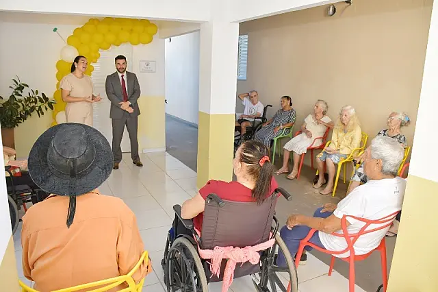 Asilo São Francisco inaugura sala de fisioterapia