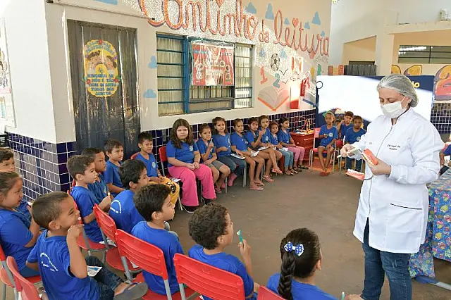 Dentistas promovem o "Dia D" de Saúde Bucal em escolas e creches de Aquidauana