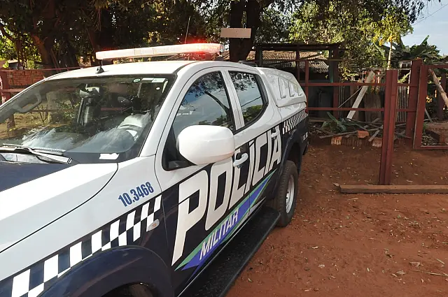 Jovem leva tiro na cabeça em frente a delegacia