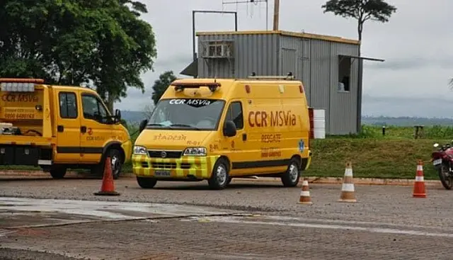 Adolescente é arremessado para fora de veículo e morre em capotamento
