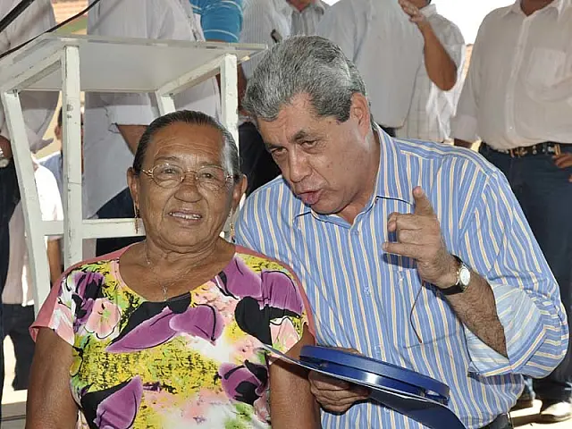 Anastaciana destaca felicidade com o sonho da casa própria