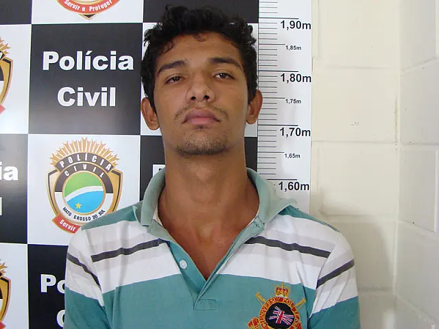 Jovem é preso com 25 papelotes de pasta base de cocaína