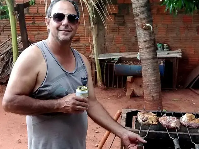 Barbara Jaffal deixa mensagem a seu pai em página do facebook