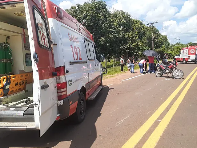 Acidente entre duas motos deixa pessoas feridas na MS 450