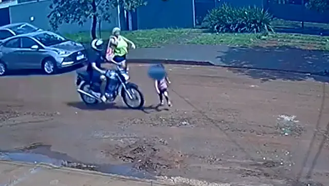 Motociclista atropela menina de 5 anos e foge