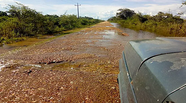 Com a cheia do Miranda água cobre parte da Estrada Parque