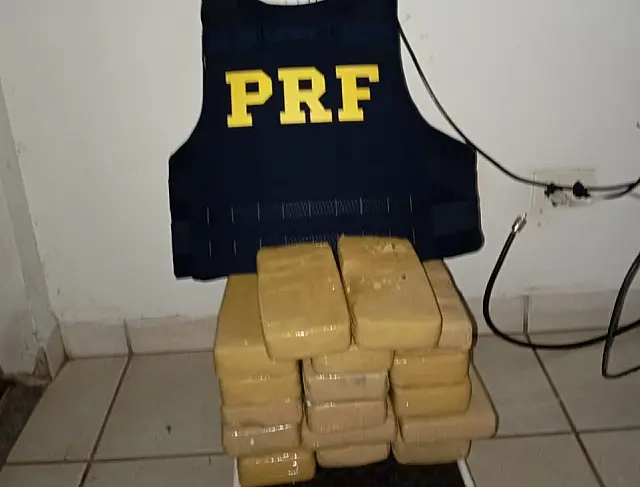 PRF apreende 18,6 g kde cocaína em carro na BR-262 em Miranda
