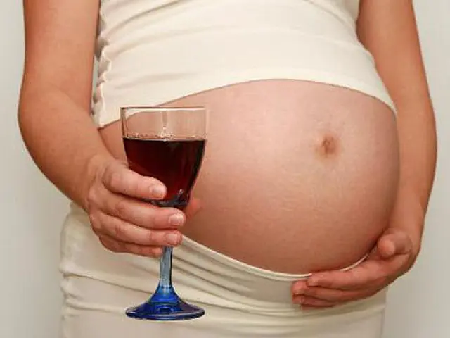 Gestantes não devem beber uma só gota de álcool